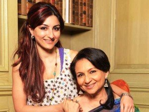 32-soha-ali-khan-sharmila-tagore 